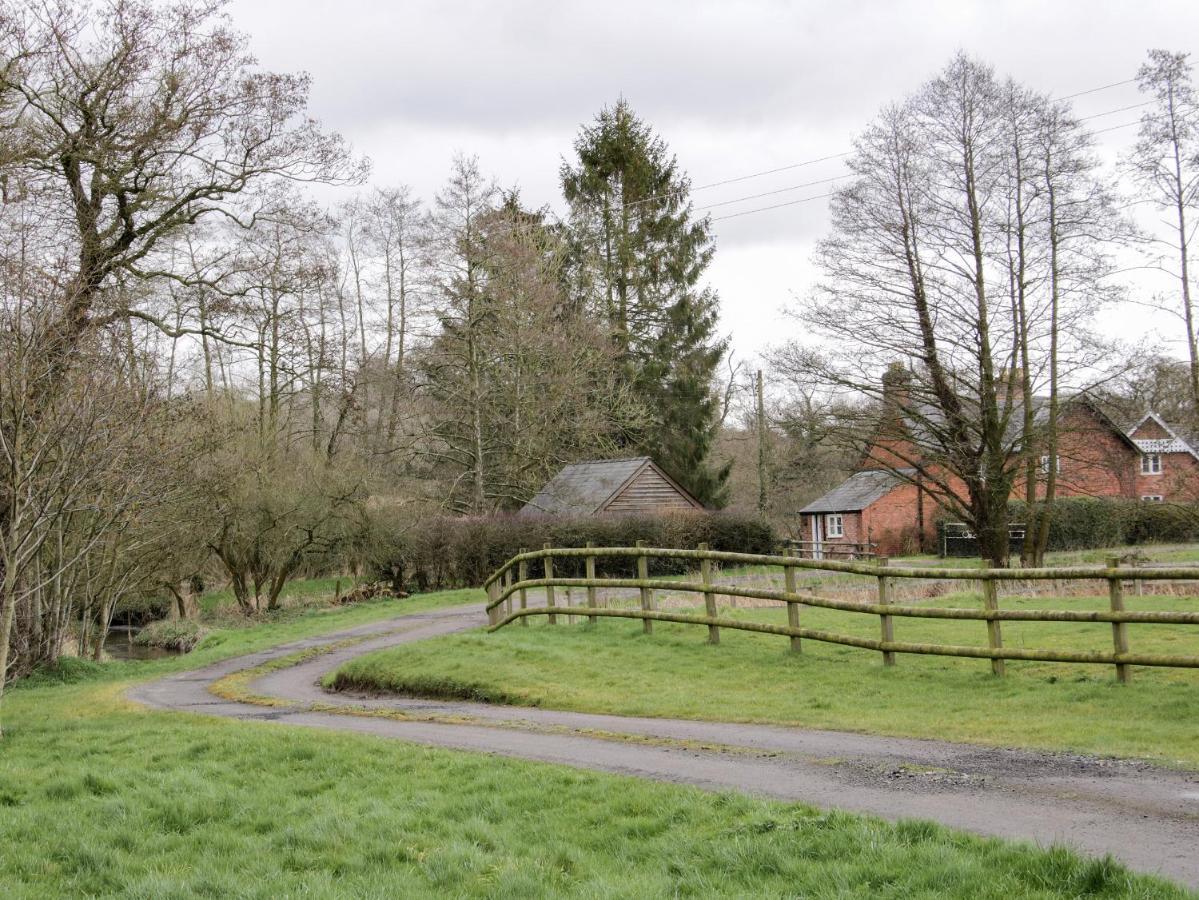 Wolvesacre Mill Cottage Whitchurch  Exterior photo